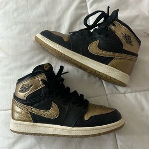 Jordan 1  size 1 boys or girls